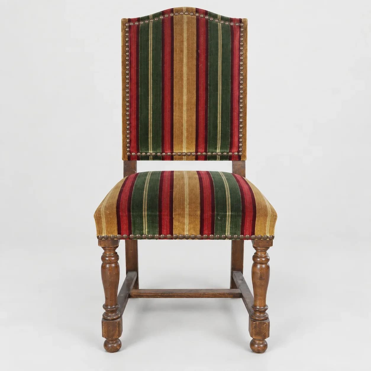 Chaise de Style Louis XIII en Bois Tourné – Garnissage Velours Rayé & Clous Tapissier