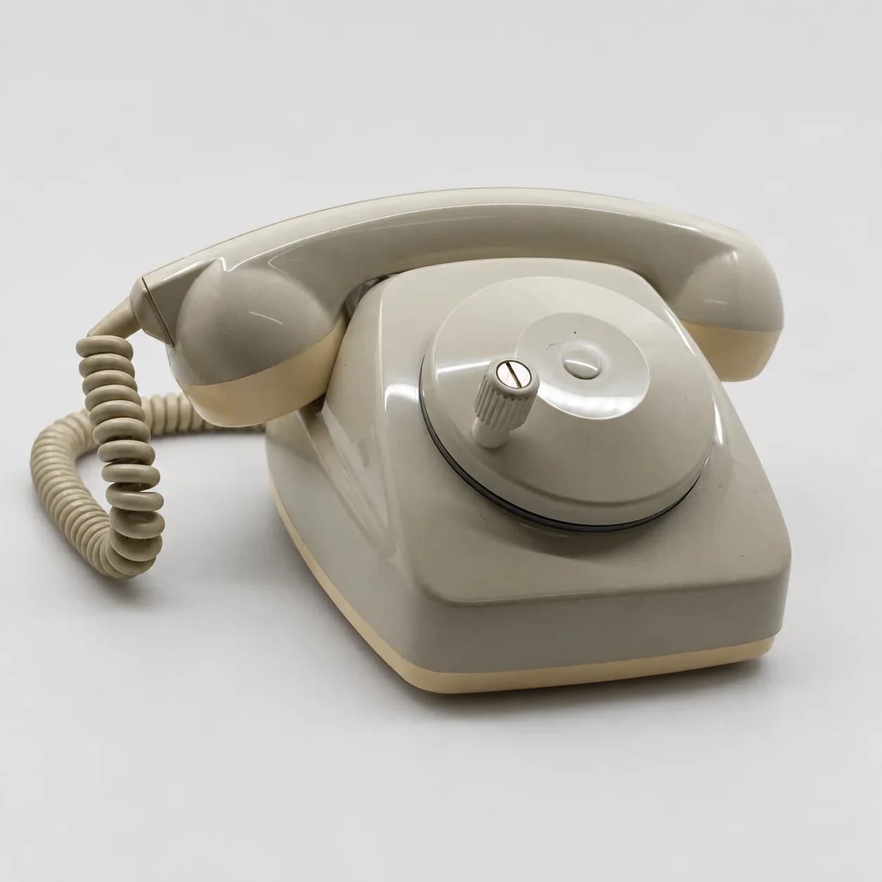 Téléphone Vintage PTT Suisse Modèle 70 – Beige / Gris Clair – Objet de Décoration Rétro