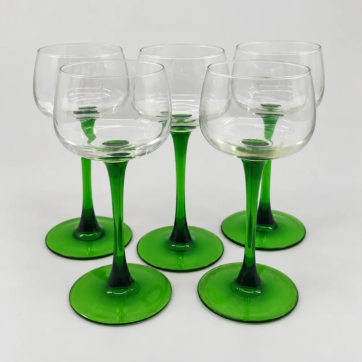 Lot de 5 Verres à Vin d’Alsace – Pied Vert Vintage (Style Roemer)